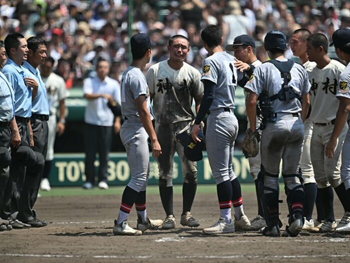 “仙台育英スクイズ→セーフ判定前後の動揺”を悔やむ神村学園「自分を見失った」「切り替えの声掛けが…」研究されても強い“王者の揺さぶり”＜Number Web＞ photograph by Hideki Sugiyama