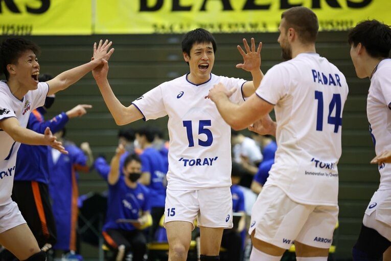 セッター藤井直伸とのコンビ“ふじーりー”として日本代表としても活躍した李博　©︎V.LEAGUE