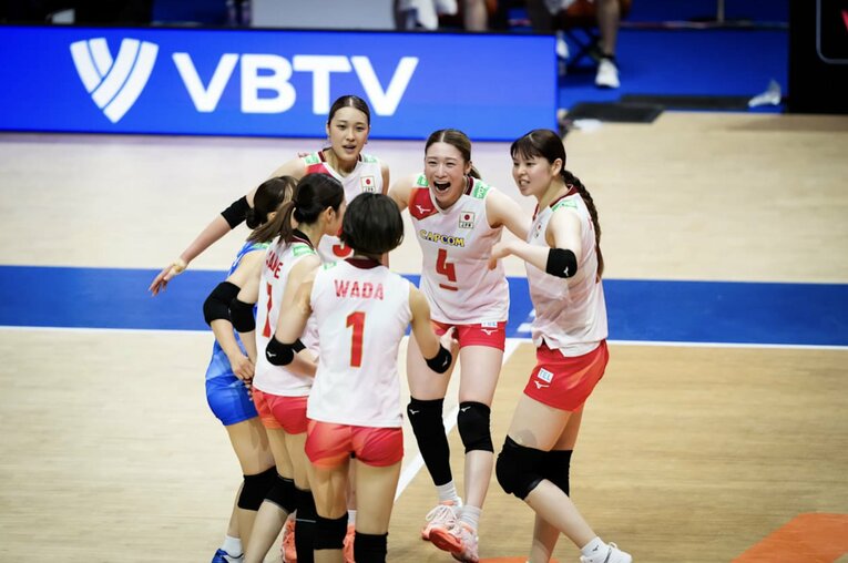 バレーボール女子日本代表（VNLタイ戦）　©︎Volleyball World