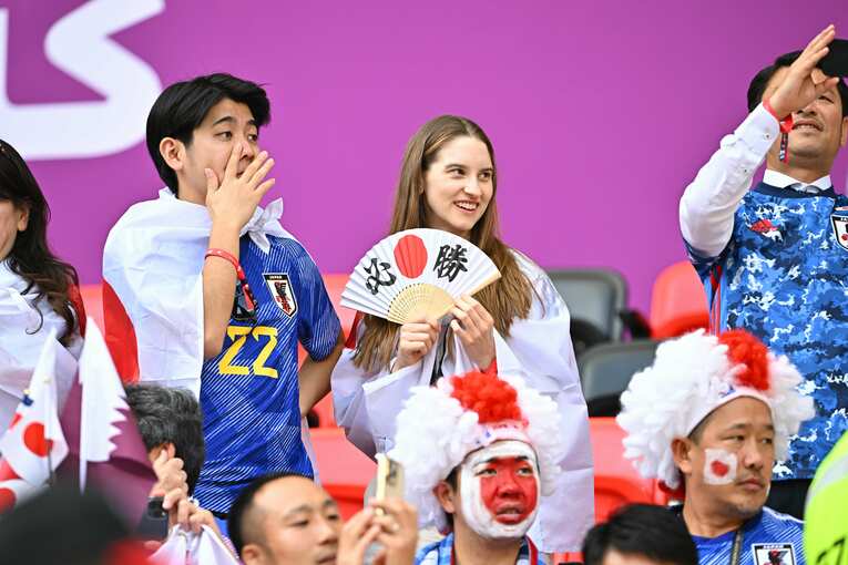 上田綺世っぽいサポーター　©Takuya Kaneko/JMPA