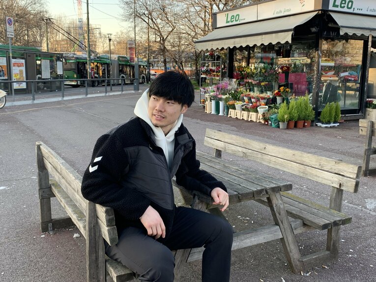 2025年3月、ミラノでインタビューに答えた大塚　©︎Noriko Yonemushi