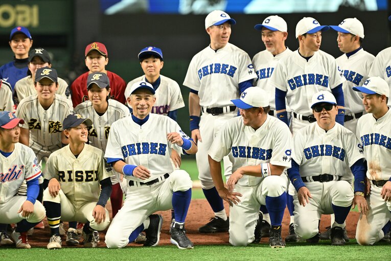 イチロー「僕がいなかったらできないから」女子高校選抜戦までの怪我とプレッシャーとの“知られざる戦い”…試合後に輝いた“49歳の笑顔”(78)