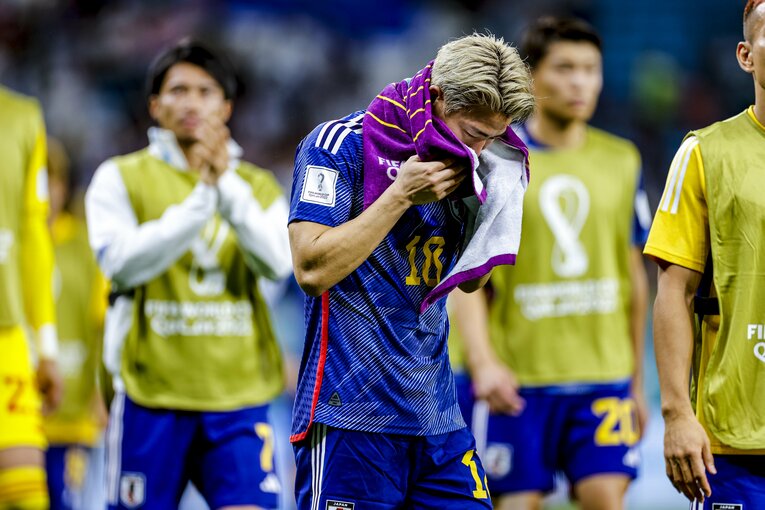 PK戦後の日本代表選手たち　©Kichi Matsumoto/JMPA