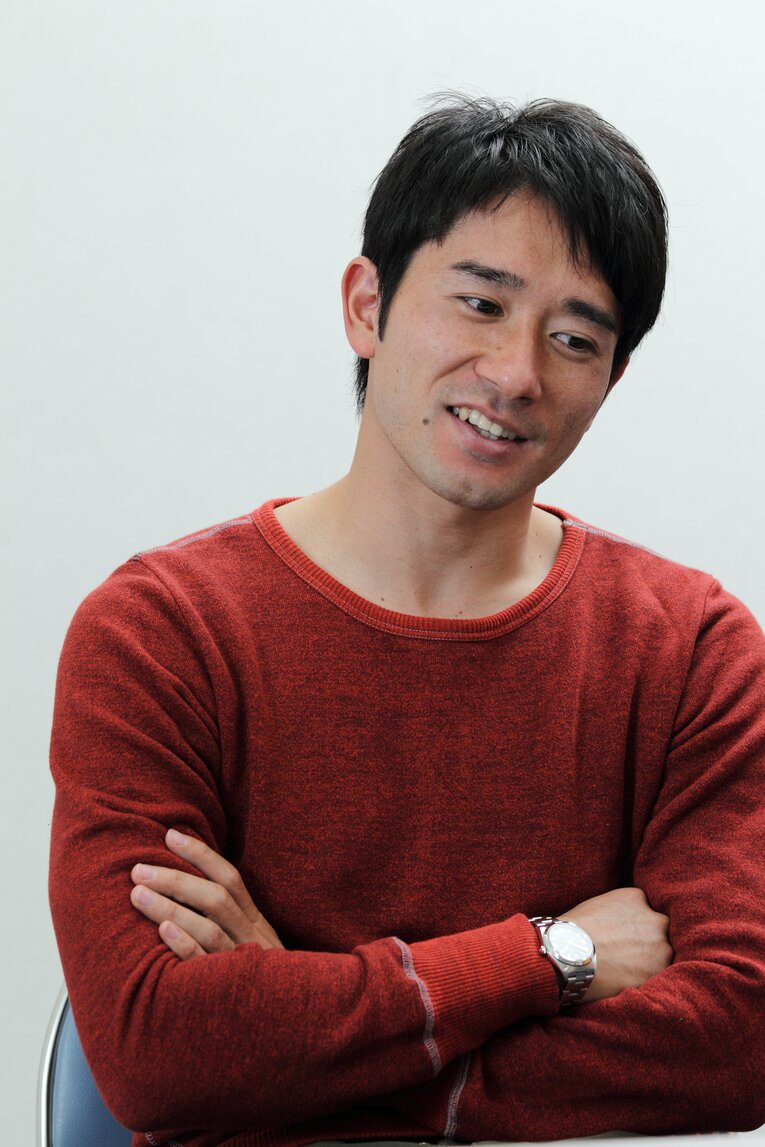 インタビュー中の玉田（2012年撮影）　©Shigeki Yamamoto