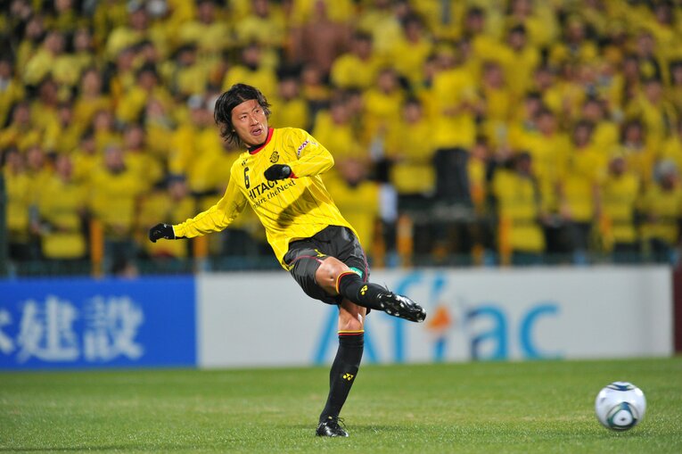 かつてJリーグでプレーしたパク・ドンヒョク監督は道渕を気遣っていたという（写真は現役時代）　©︎Jun Tsukida/AFLO SPORT