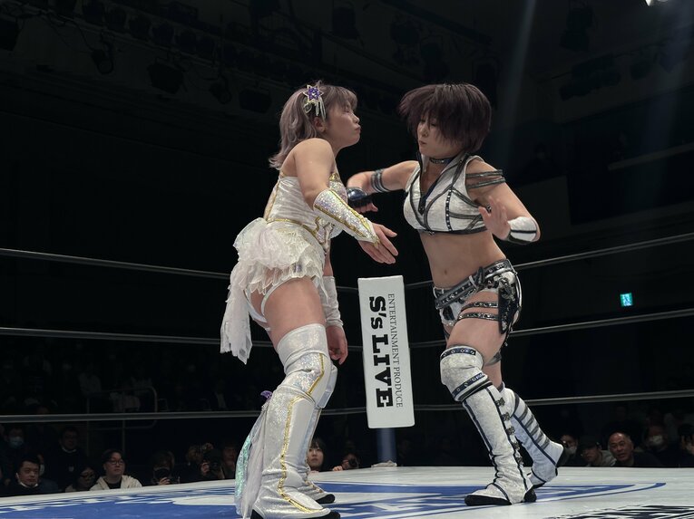 安納サオリvs中野たむ　©Norihiro Hashimoto