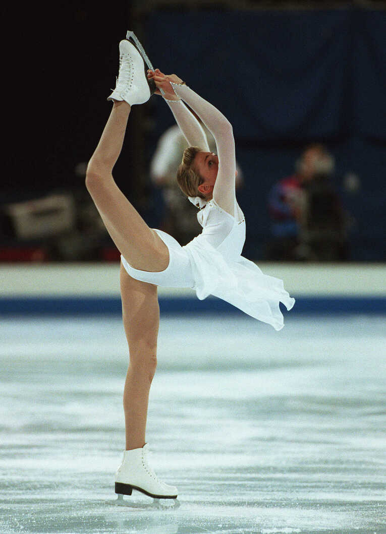 ルシンダ・ルーの高速スピン　©︎AFLO