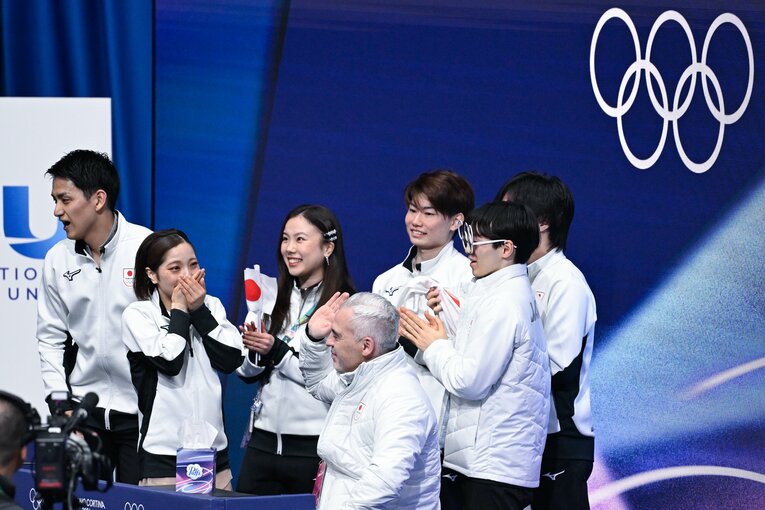 フィギュア団体で銀メダルを獲得した日本チーム　©Asami Enomoto／JMPA