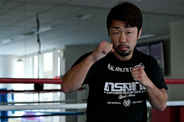 キャリアで喫した3つのKO負けの記憶は、今も八重樫東の頭の中にしっかりある。それでも、戦う気持ちは残っていた。 ／ photograph by Takashi Shimizu