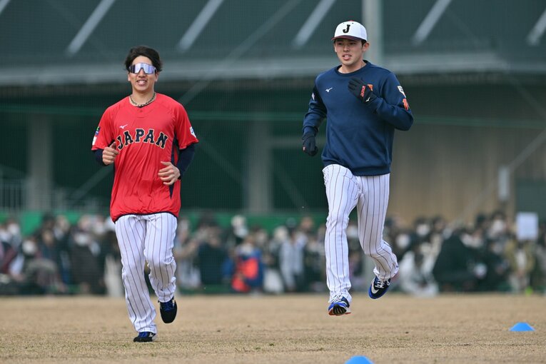 大勢と佐々木朗希　©Hideki Sugiyama