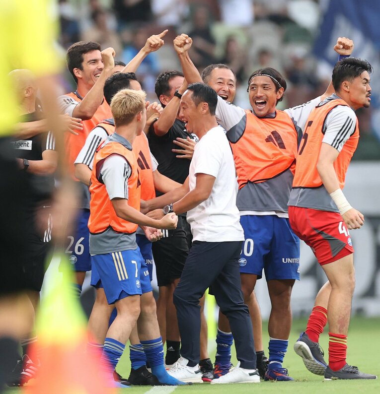 町田は32試合終了時点で勝ち点67。1試合消化が少ないにもかかわらず、2位磐田に勝ち点9差をつけている　©Sankei Shimbun