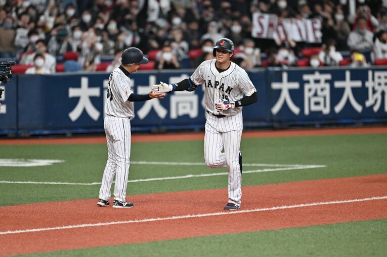 大谷の「詰まってるのに連発」（7枚中の6枚目）©Naoya Sanuki