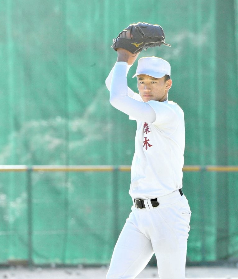 ドラフト候補中間予想・投手編【1位】は森木大智（高知高・184cm88kg・右投右打）　©KYODO