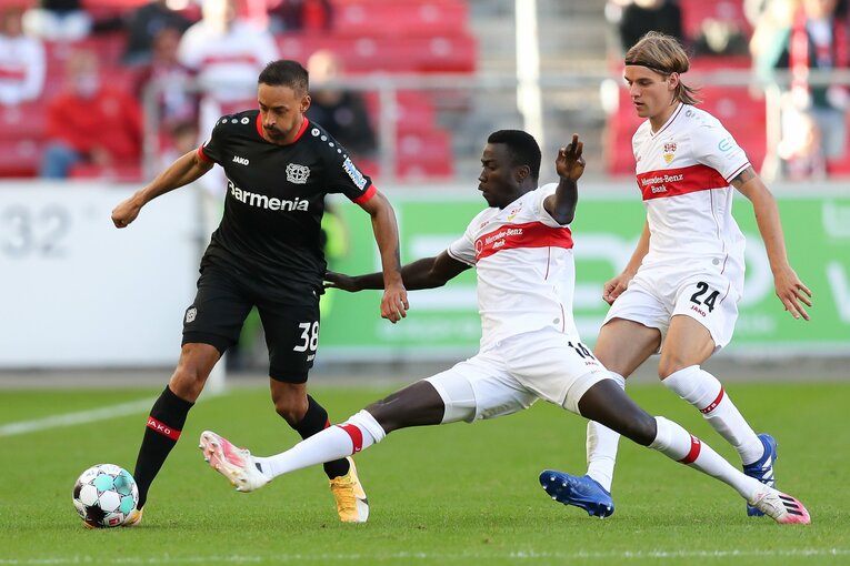 シュトゥットガルトの右サイドで存在感を発揮しているワマンギドゥカ。長い足でボールを奪い、抜群のスピードとテクニックで一気に敵陣へ侵入するウインガーだ　©︎Getty Images