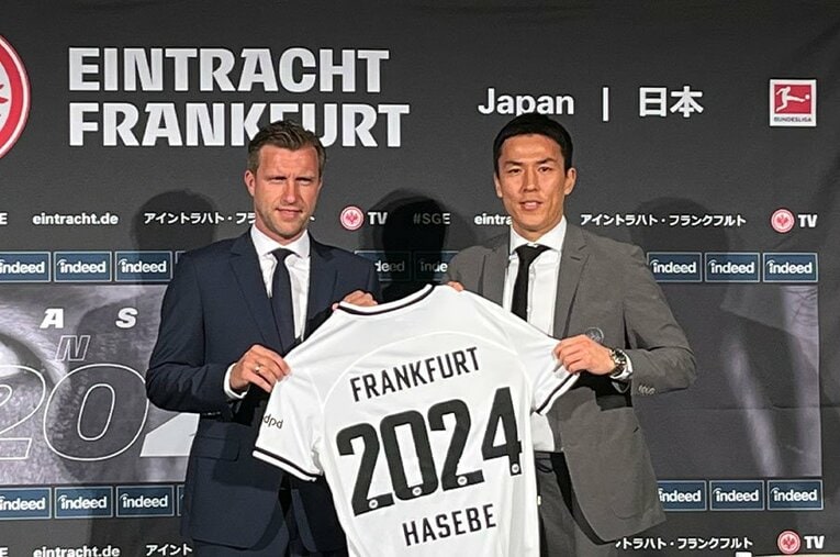 3月の長谷部誠の会見。現役続行とフランクフルトでの日本のスクール事業についての発表だった ／ photograph by Yusuke Mimura