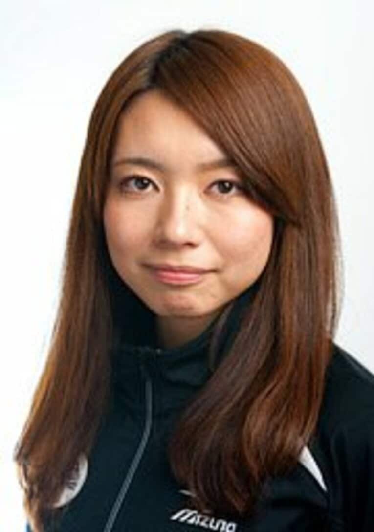 本橋麻里（もとはし まり）　1986年6月10日、北海道生まれ。青森明の星短大卒。NTTラーニングシステムズ所属。趣味はネイル。160cm