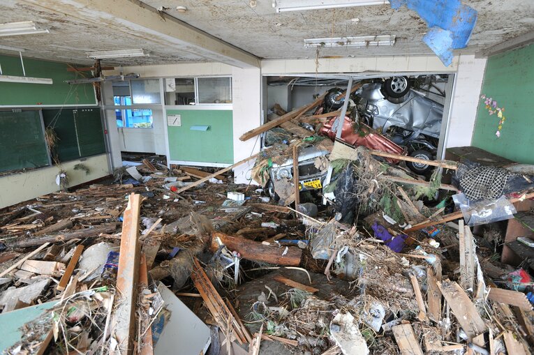 写真で振り返る3.11　©BUNGEISHUNJU