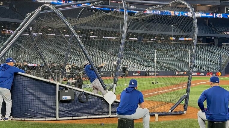 【“テレビに映らない”WS写真】第６戦前日にロジャーズ・センターでフリー打撃を行う大谷…写真はまだまだ続きます　©Naoyuki Yanagihara