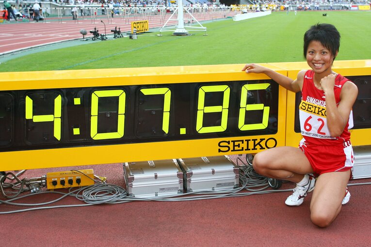 2006年9月、女子1500mの日本新記録を樹立。それまで高校記録は更新してきたが、一気に日本の頂点に立った　©AFLO　