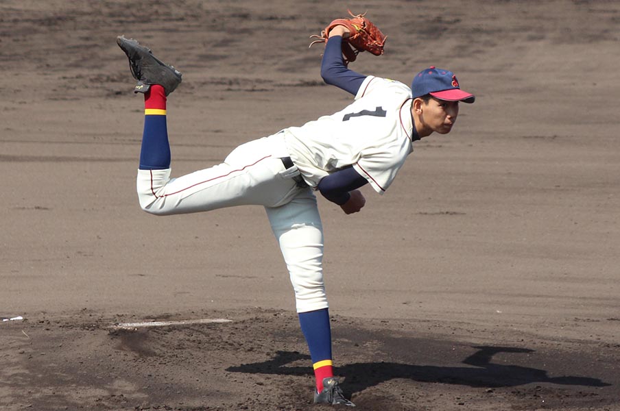 センバツ8強入りの“大阪桐蔭キラー”、11年前の再現を狙う元プロ監督…現地ライターが推す“激戦区・大阪”の注目すべき4校<Number Web> photograph by Fumi Sawai
