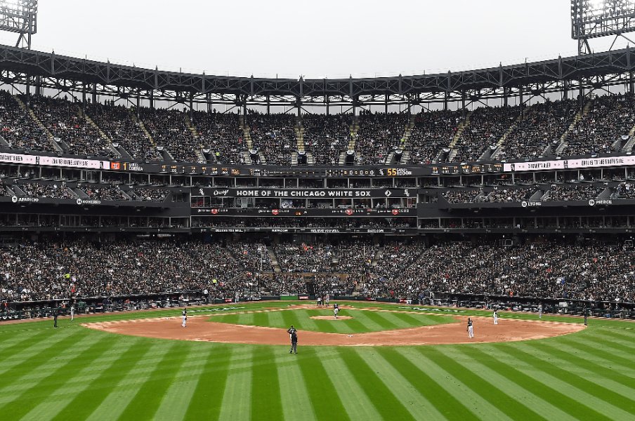 《現地最新》MLBは“満員”で「日本で言う高校野球」観戦もマスクなしの大歓声…米国スポーツ界のリアルな現状とは?<Number Web> photograph by Getty Images