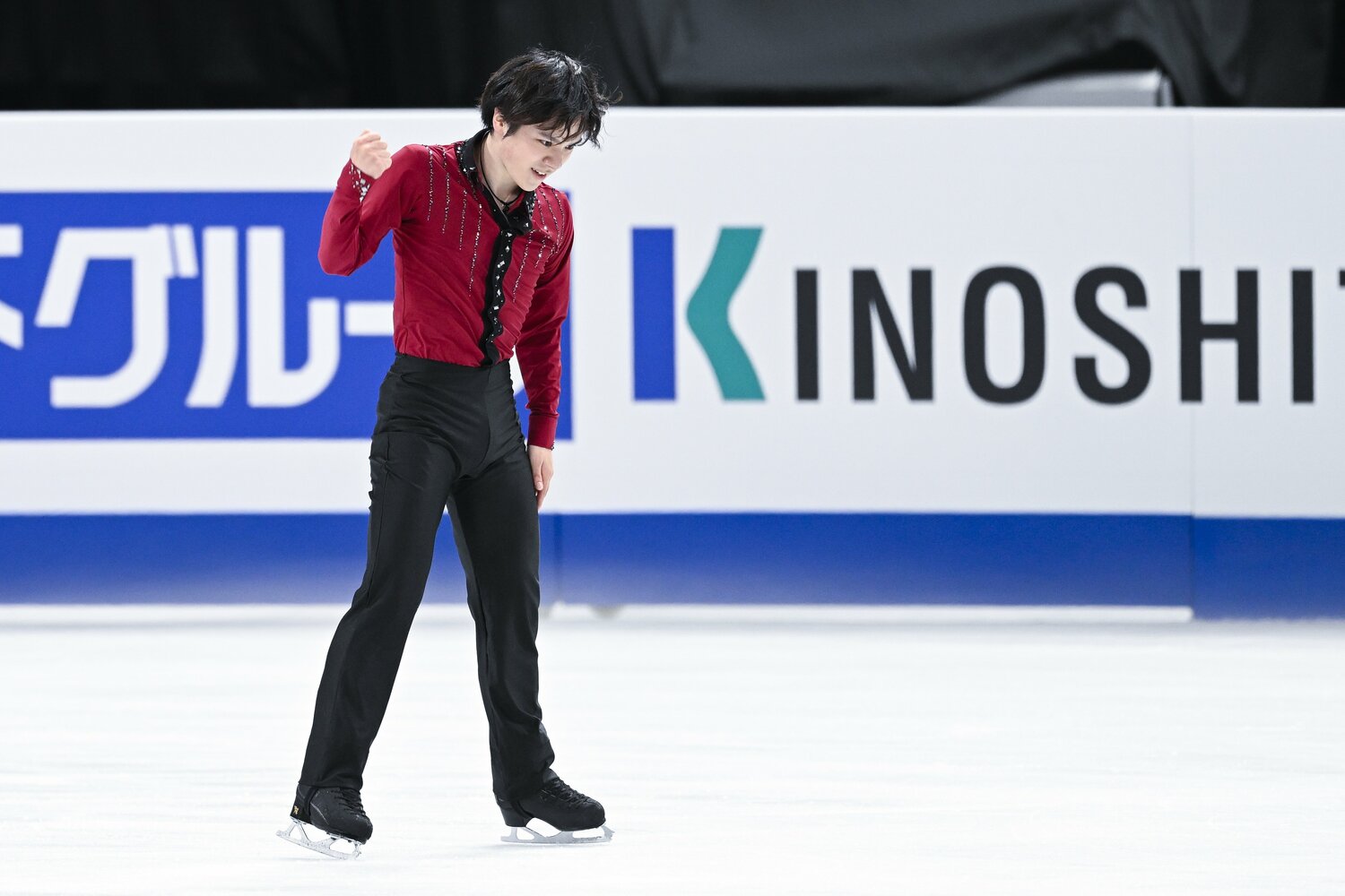 ショートの演技後には、右手でガッツポーズもみせた　©︎Asami Enomoto