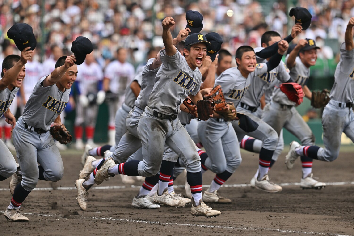 昨夏の甲子園を制した仙台育英。監督は須江航　©Hideki Sugiyama