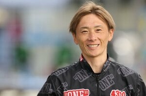 「フライングしたら税金も払えない」賞金1億円をかけた0.01秒のスタート…最強ボートレーサー峰竜太が明かす“覚悟と重圧”