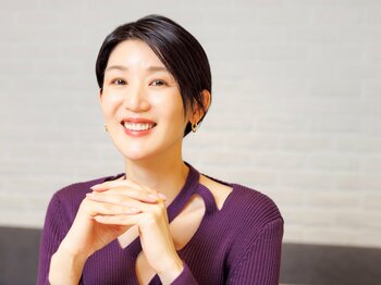 「銀座の街ですれ違い…DMが届いた」栗原恵40歳が語る“超オープンな夫”との新婚生活「結婚願望はまったくなかった」〈電撃婚秘話〉＜Number Web＞ photograph by Kiichi Matsumoto