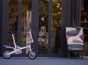 Numberコラボの異色折り畳み自転車。毎日が楽しくなる、お得な使い方とは？＜Number Web＞ photograph by SAKAI CYCLE