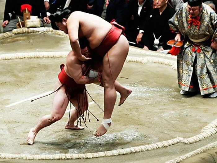 「可愛い!」だけじゃない炎鵬。なぜ小兵力士で、こんなに強いのか?<Number Web> photograph by Kyodo News