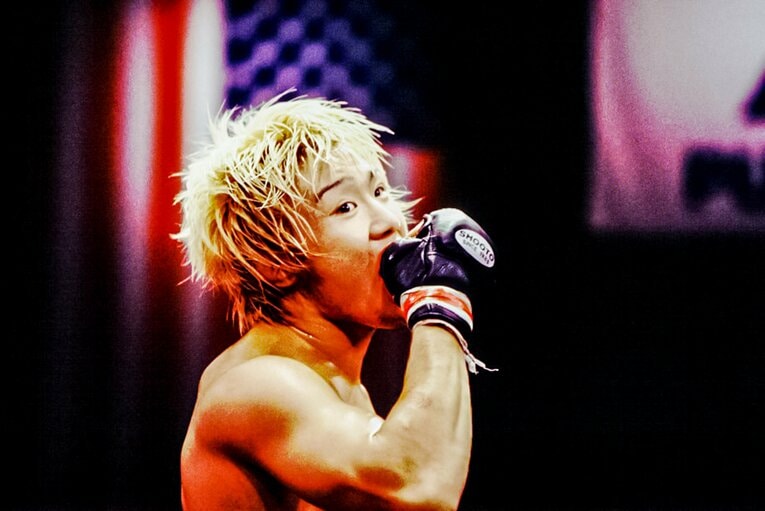 試合後にマウスピースを外す五味