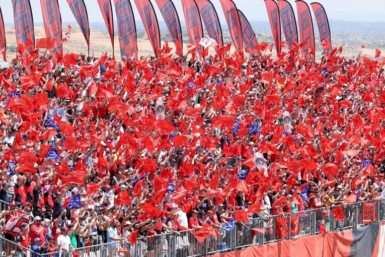 マルケス兄弟の母国だけあって、アラゴンのファンは熱狂的　©︎Satoshi Endo