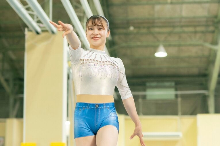 現在の杉原愛子さん（アイタードを着用）　©Asami Enomoto