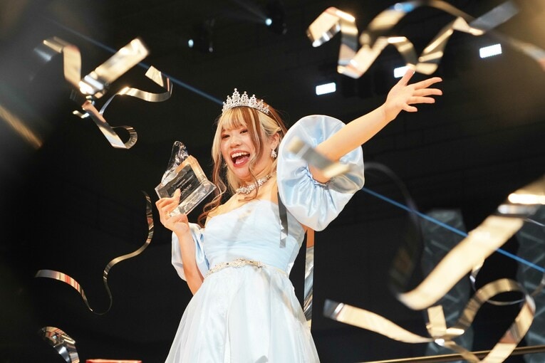 優勝を喜ぶ羽南　©Essei Hara