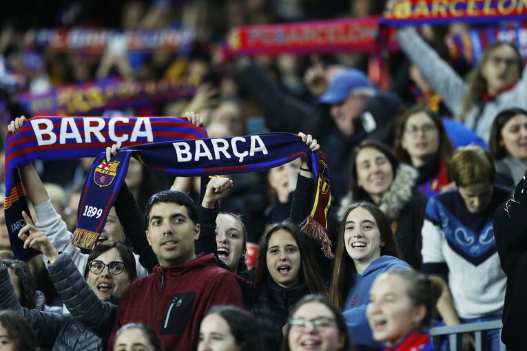 W杯ブラジル戦のウラで「バルサ女子がカンプノウで4万6967人」盛況なワケ… メッシ後に君臨する“女王”、熊谷紗希が見せた悔しさ(7)