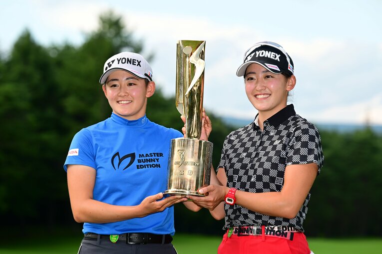 今季2勝を挙げる活躍を見せた岩井千怜（右）。姉・明愛もランキング40位に入り、シード権を獲得している　©︎Atsushi Tomura/Getty Images