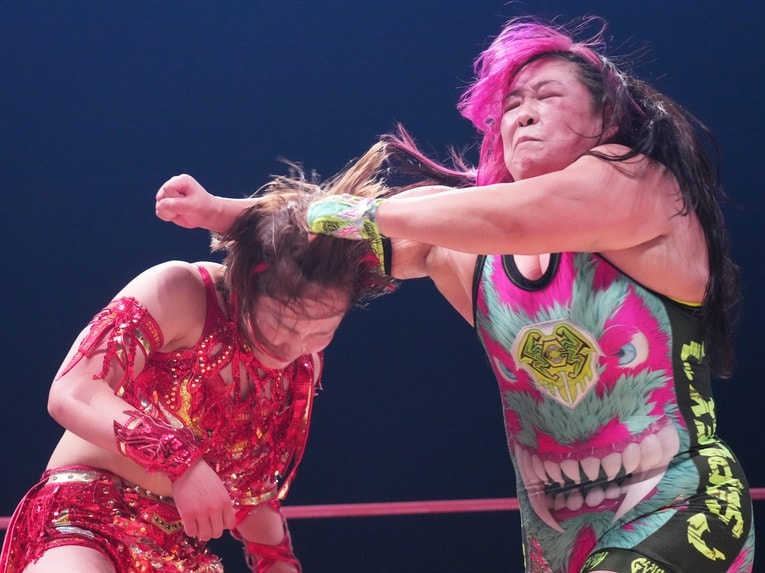 腕をぶん回す橋本千紘　©Essei Hara