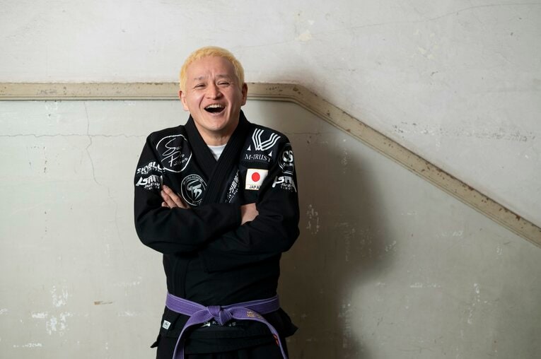 体重マイナス33kg。顔もお腹周りもスッキリしている　©Tadashi Hosoda