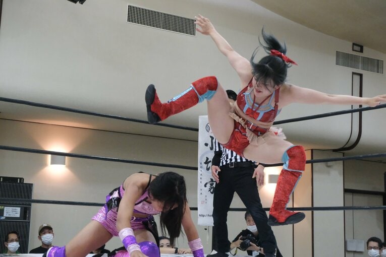 “中学生レスラー”の華麗な飛び技…「一番緊張した」チャンピオンとの一騎打ちで美蘭が見せた“成長の証”　受験勉強との両立が今後の悩み？(29)