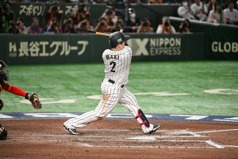 プレミア12ベネズエラ戦、牧の打球はあっという間に伸びて……【3枚目／全14枚】　©︎Nanae Suzuki