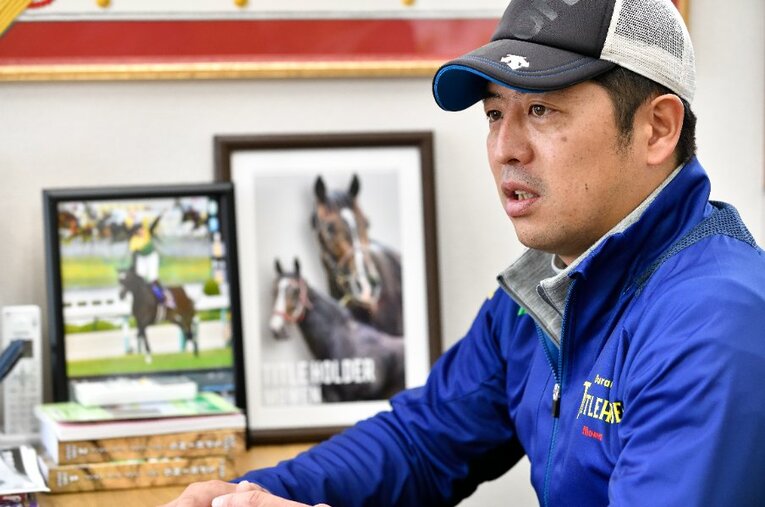 厩舎初の海外遠征となる栗田徹調教師。凱旋門賞出走までの経緯と勝算を聞くと…　©Takashi Shimizu