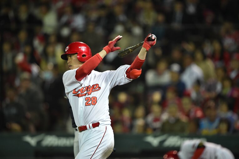 どんな瞬間も「絵になる男」広島カープ・新井貴浩監督の現役時代　©︎Hideki Sugiyama