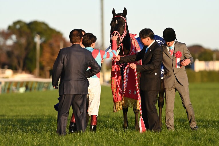「本当に立派な走りでした」コントレイルがジャパンCで有終の美…“男泣き”福永祐一が三冠馬と歩んだ「夢のような」2年間(32)