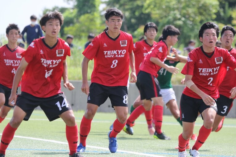 高校時代の鈴木淳之介（8番）　©︎Takahito Ando