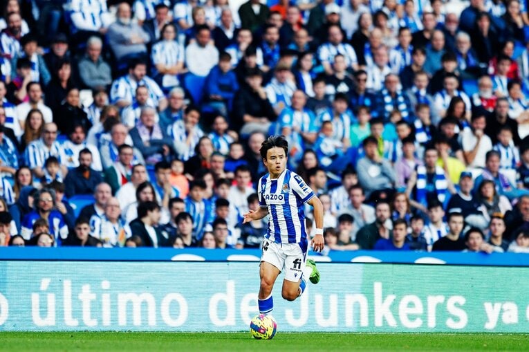 「TAKE 14」ユニ少年の期待に応えて…前髪イメチェン久保建英のW杯後ソシエダ初戦「ゴールへの気迫＋守備」を撮った〈写真多数〉(41)