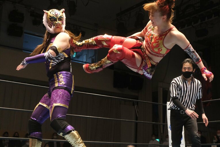 試合後“初肉声”は「悔しい」 タイガー・クイーンが6連勝も“必殺技なし”の大苦戦…好敵手たちとの“再戦”が今後のカギに？(29)