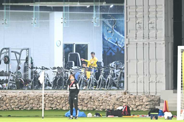 29日、別メニューをこなす遠藤　©Takuya Kaneko／JMPA