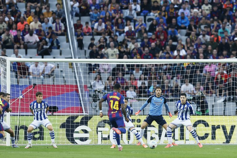 「痛いままやっても…」久保建英が休養決断バルサ戦の事実は“クロスバー直撃”だけでない「ベンチにも姿はなく」「ヤマルも代表戦でケガしたが」(3)