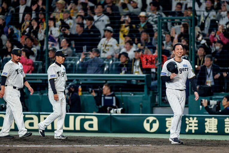 【連続写真】日本シリーズ“TVに映らない”ウラ側　©Kiichi Matsumoto